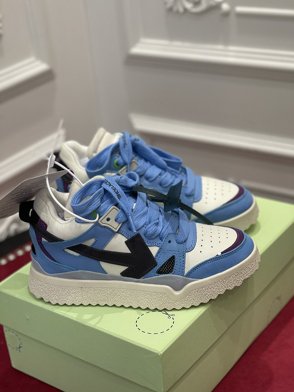 Off-White c/o Virgil Abloh