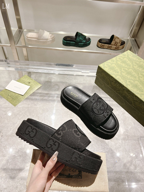 GUC LEATHER SLIDE