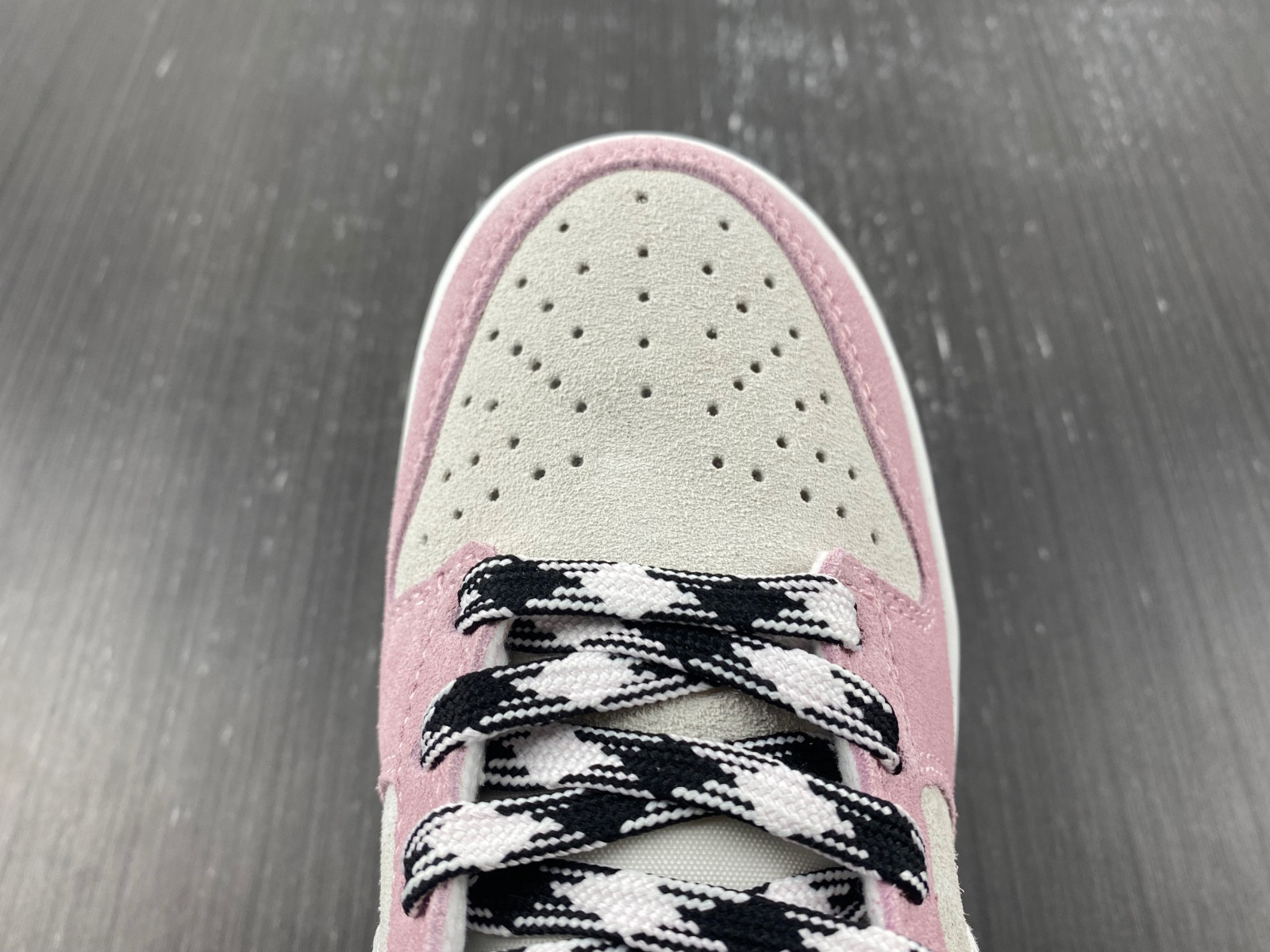 Nike SB Dunk Low LX Pink Foam White Black DV3054-600