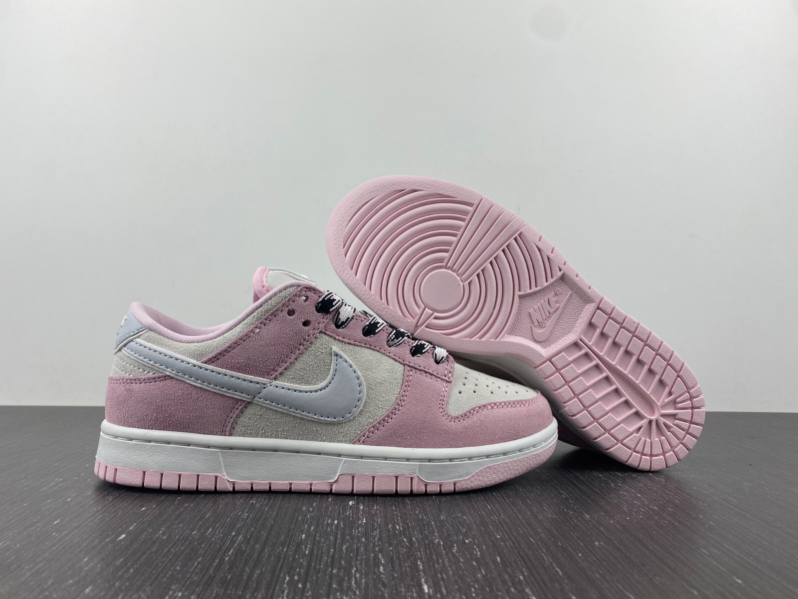 Nike SB Dunk Low LX Pink Foam White Black DV3054-600