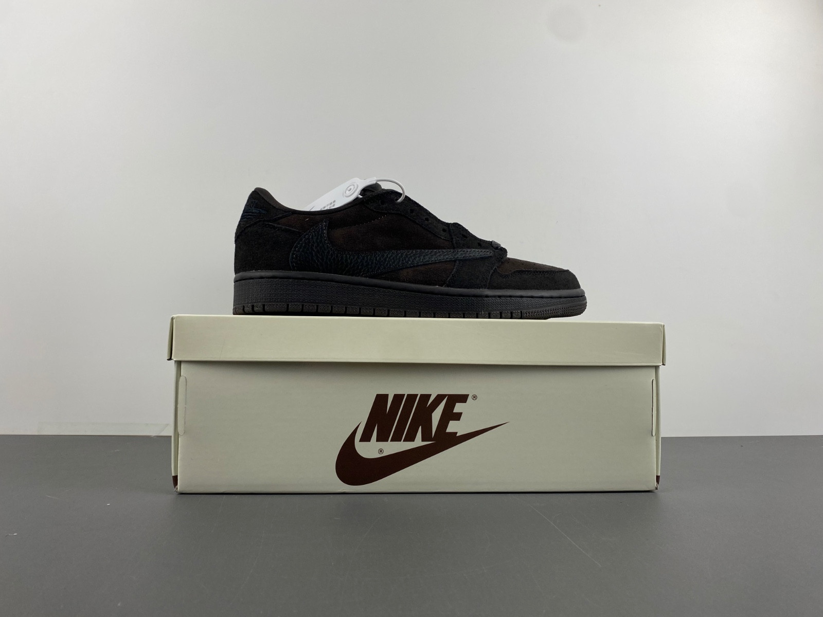 Travis Scott x Air Jordan 1 Low OG “Velvet Brown” DM7866-202