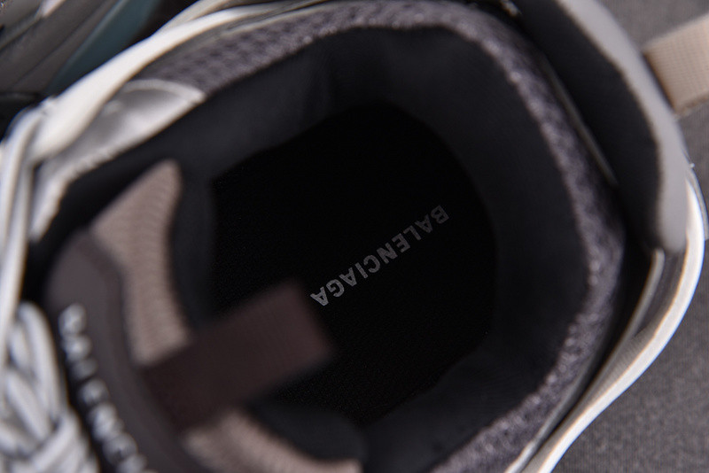 Ba*len*cia*ga led track trainer