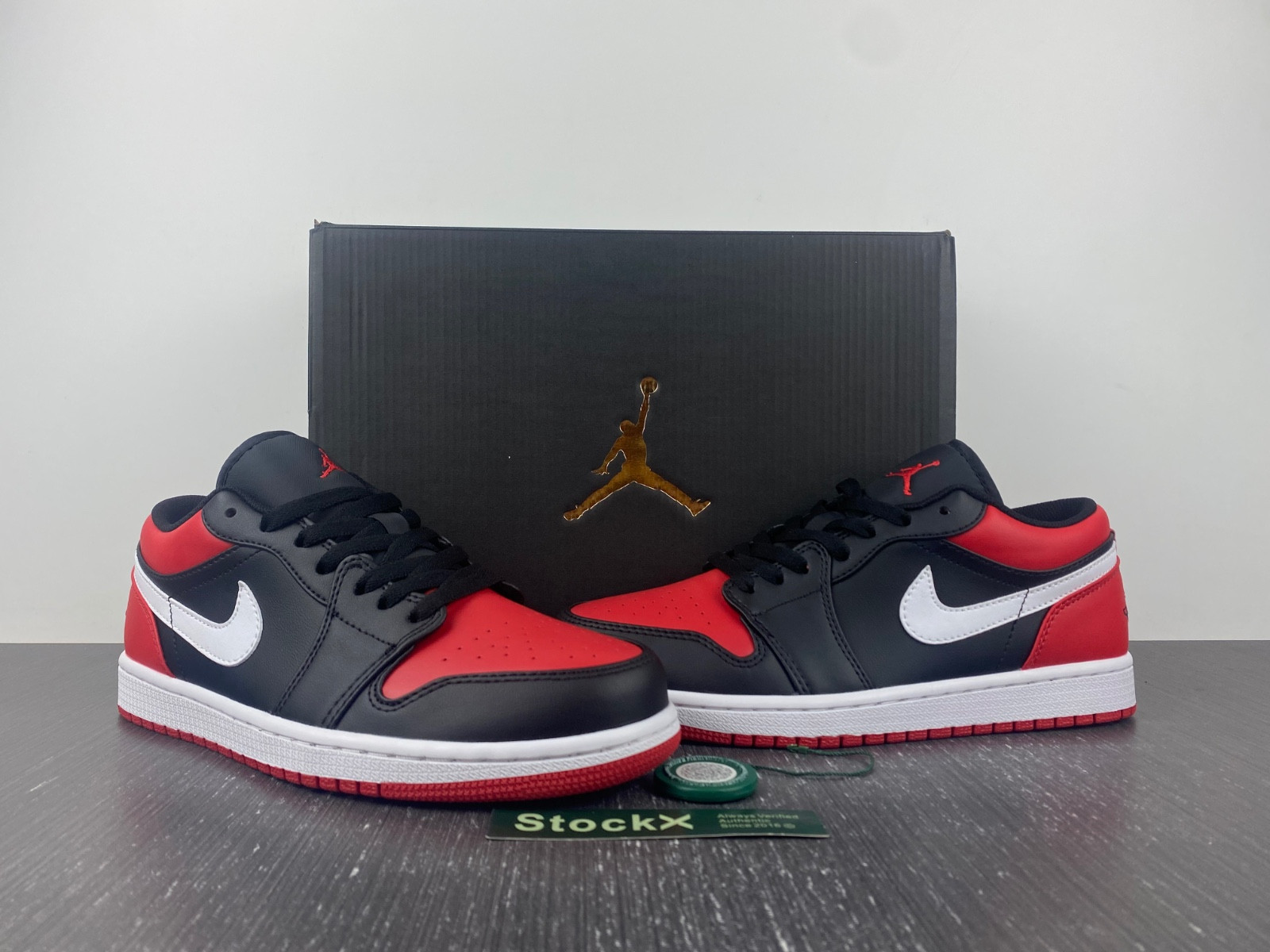 Air Jordan 1 Low "Bred Toe" 553558-066