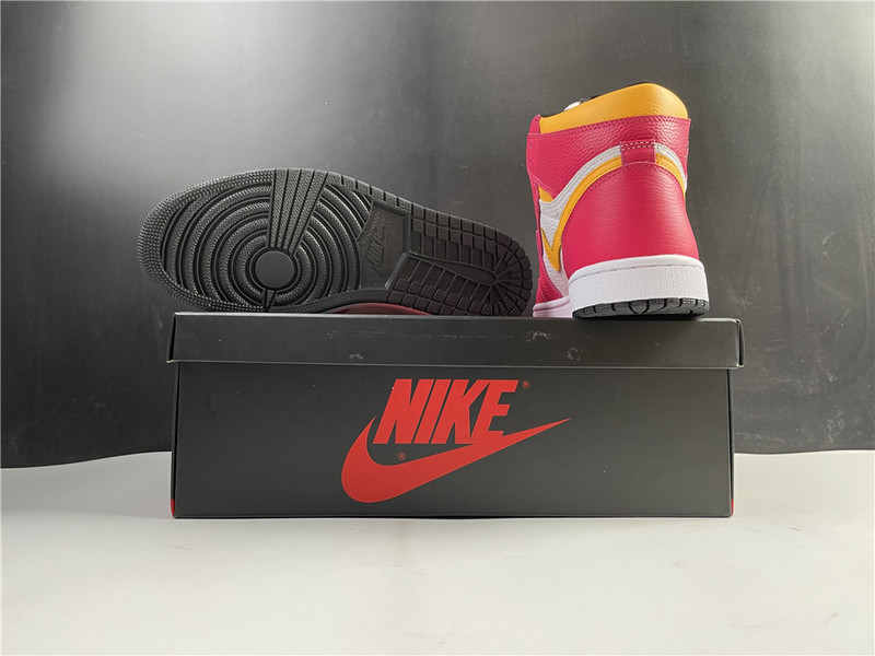 Air Jordan 1 High OG“Light Fusion Red” 555088-603