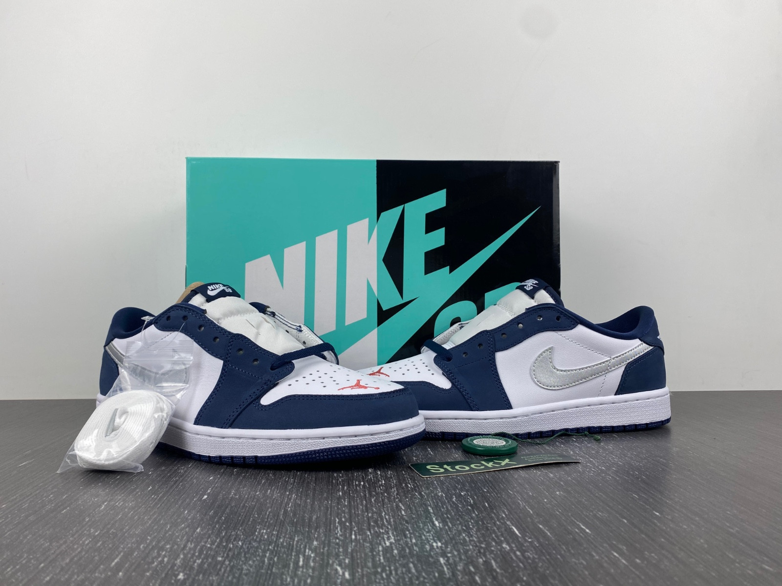 AIR JORDAN 1 LOW "Eric Koston - Midnight Navy" CJ7891 400