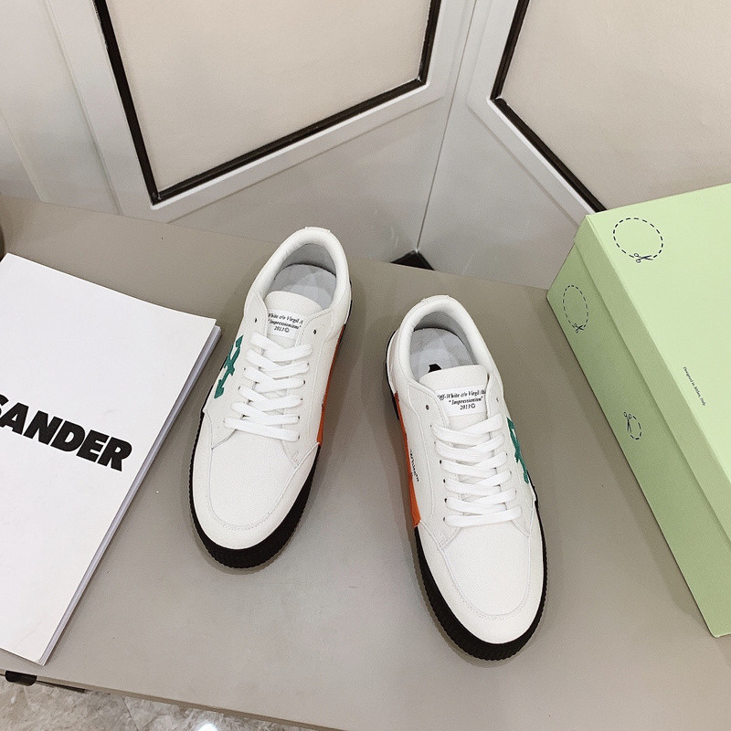 Off-White c/o Virgil Abloh