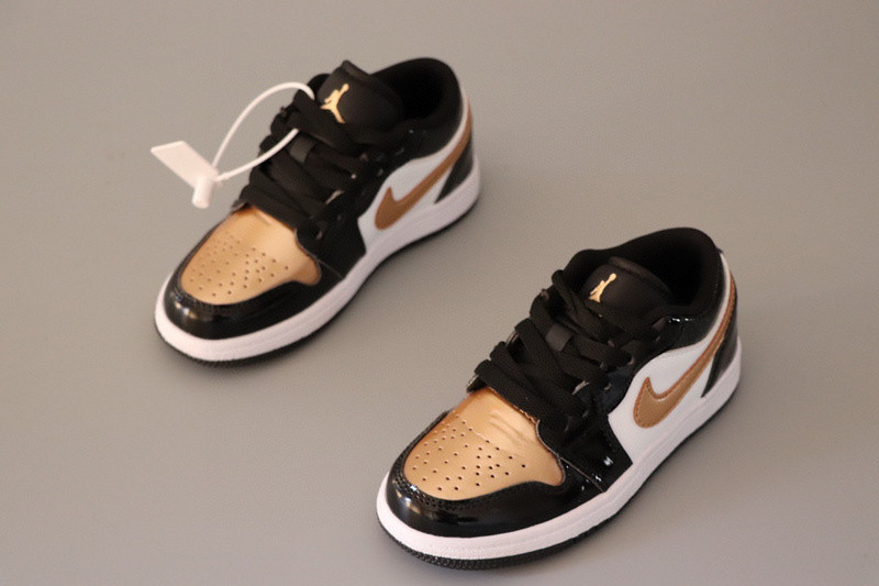 AIR JORDAN 1 KIDS SHOES
