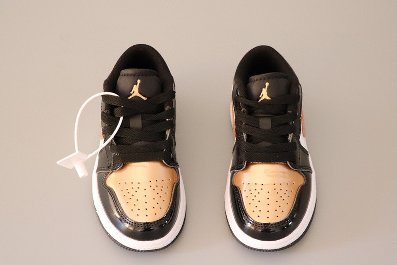 AIR JORDAN 1 KIDS SHOES