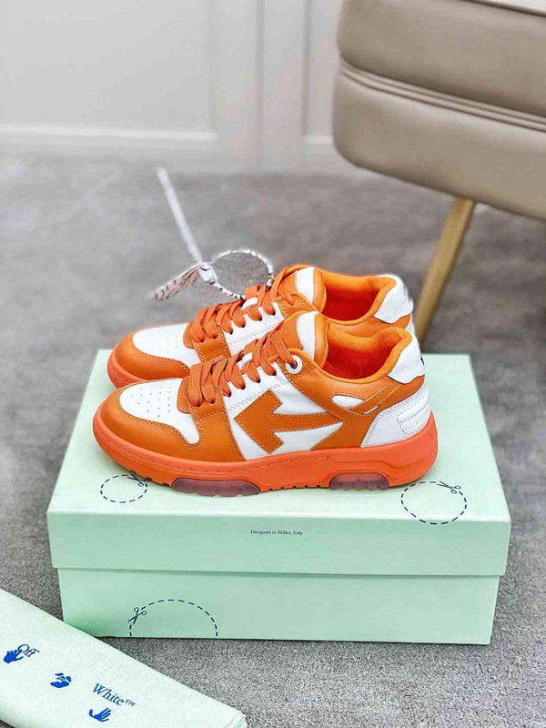 Off-White c/o Virgil Abloh