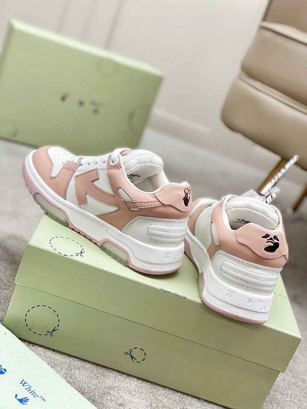 Off-White c/o Virgil Abloh