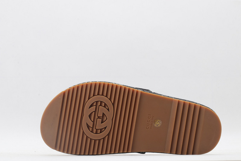 GUC LEATHER SLIDE
