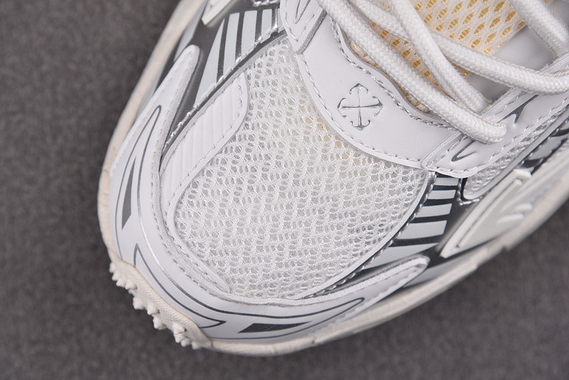 Off-White c/o Virgil Abloh