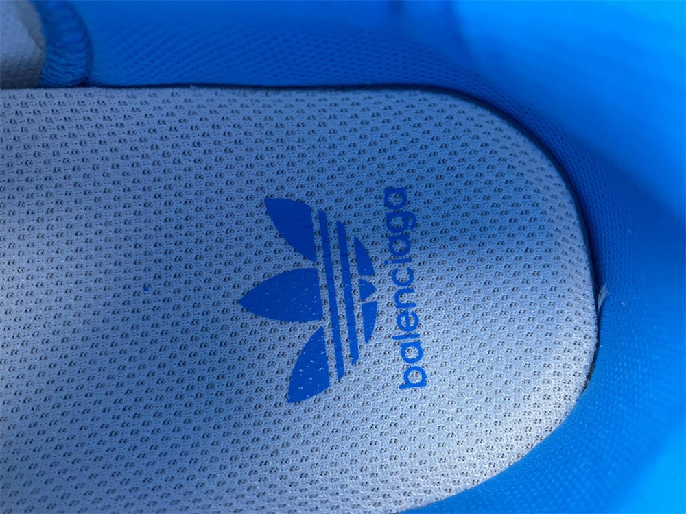 Ba*len*cia*ga triple s 71021 w5rh1 0680