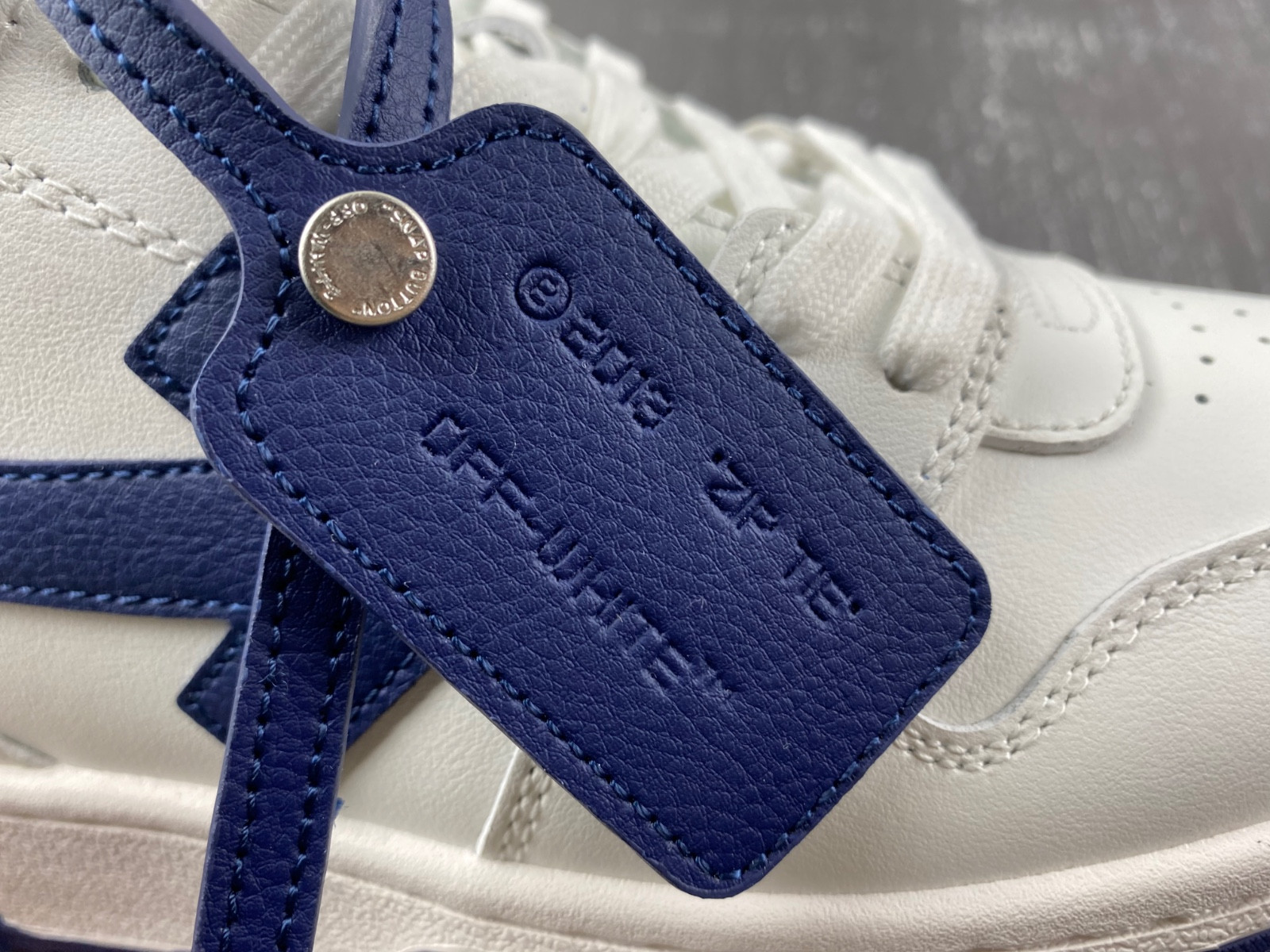 Off-White c/o Virgil Abloh