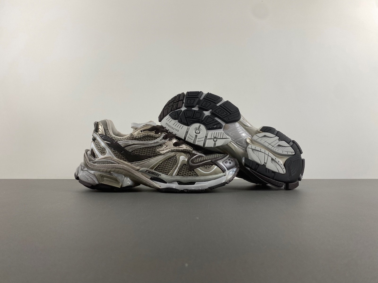 Ba*len*cia*ga runner 779066-w3rbxp-2000