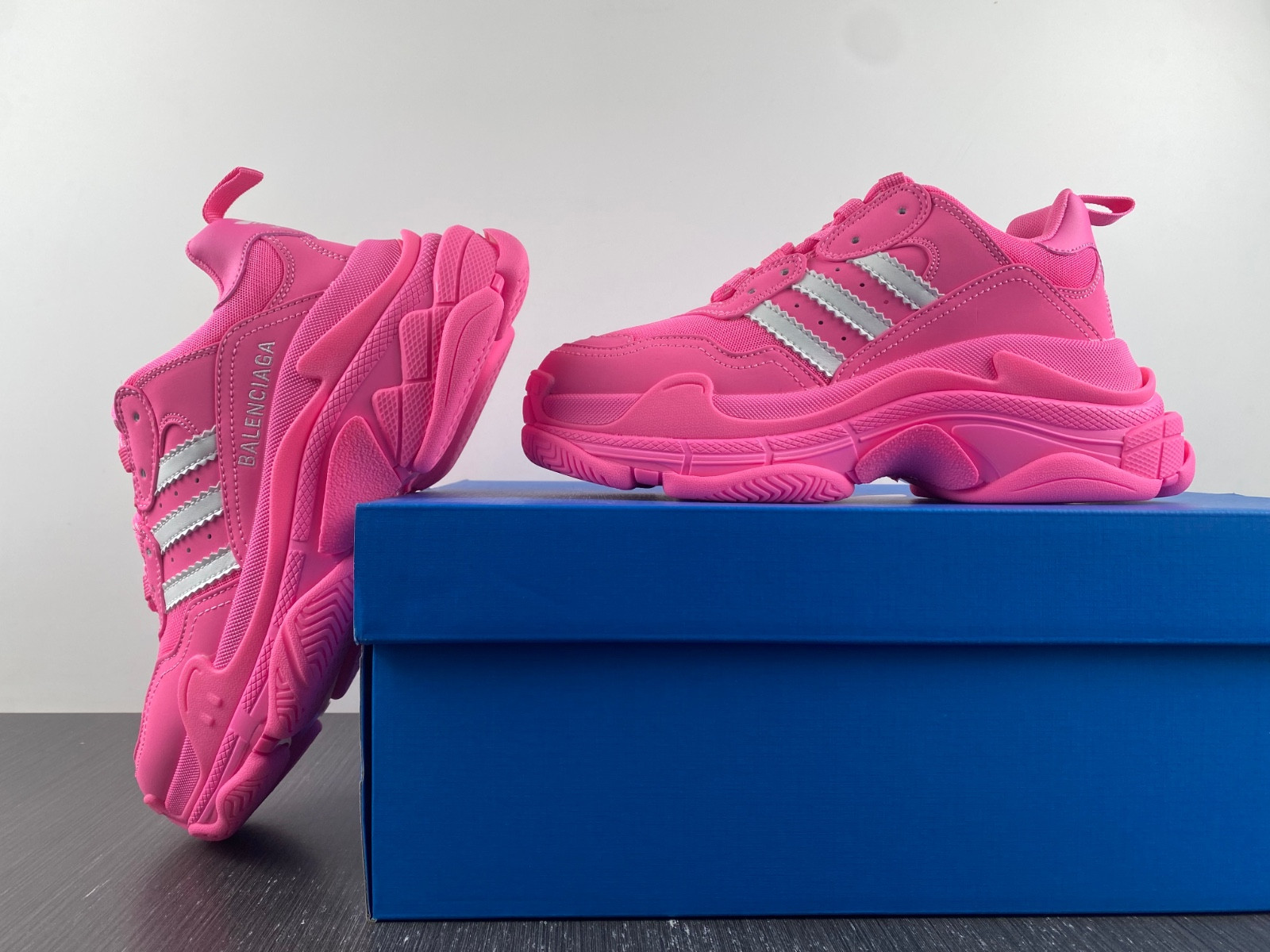 Ba*len*cia*ga triple s 712764 w2zb6 5590