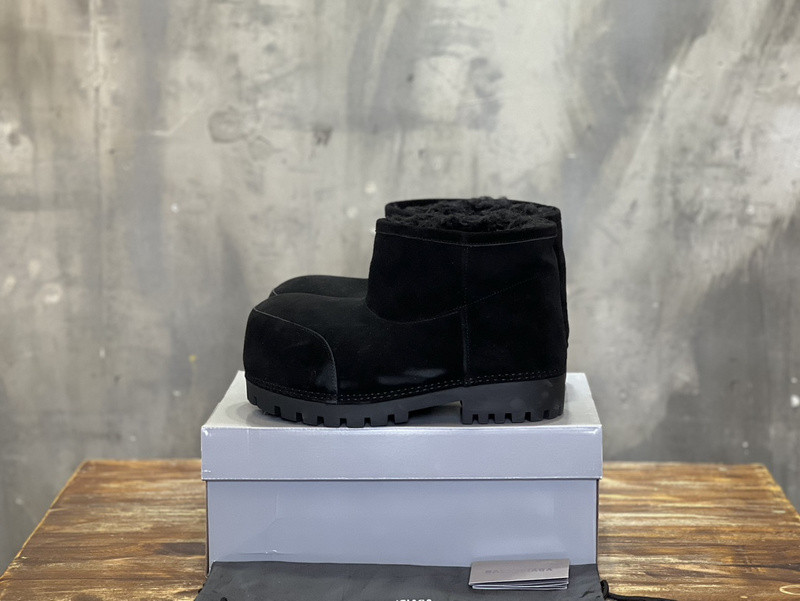 Ba1en*iaga alaska fur bootie in black