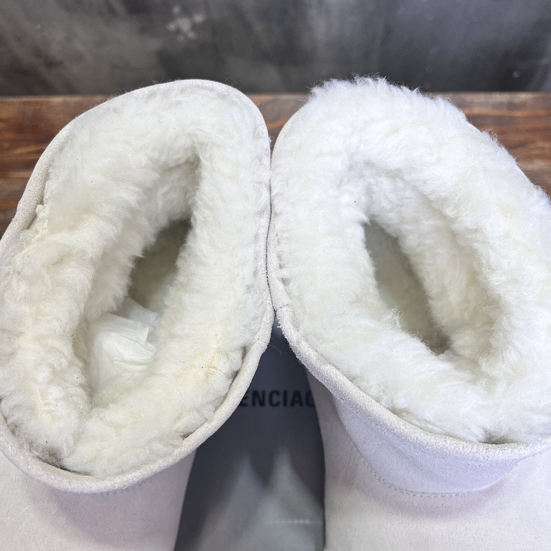 Ba1en*iaga alaska fur bootie in white