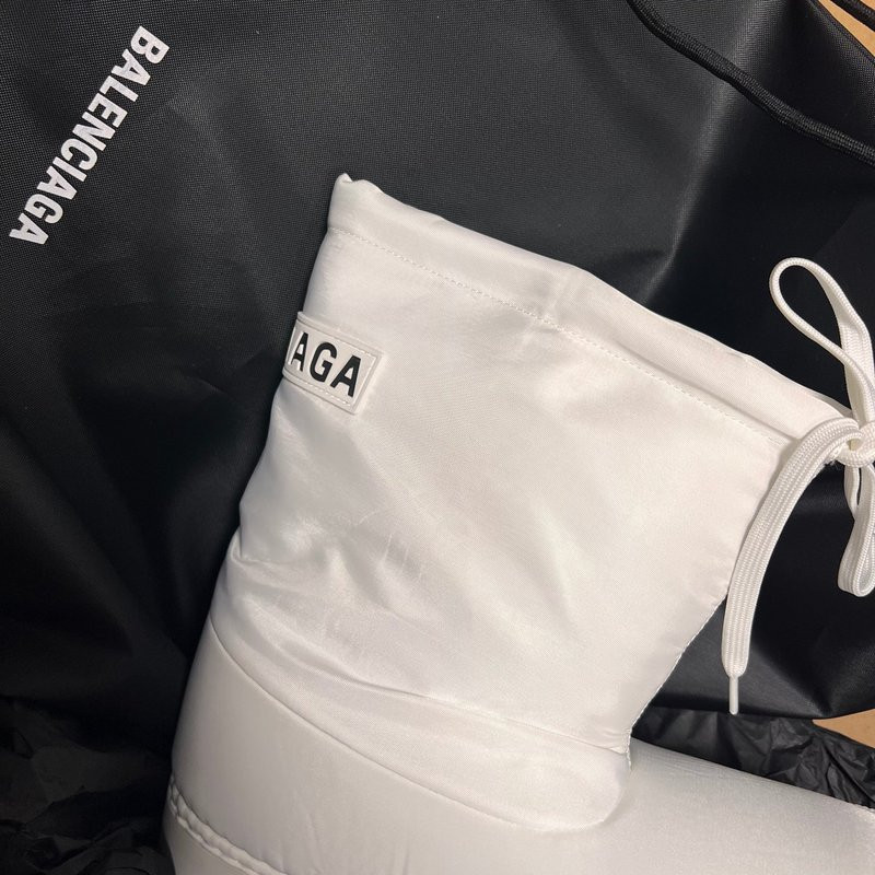 Ba1en*iaga alaska low boot in white nylon