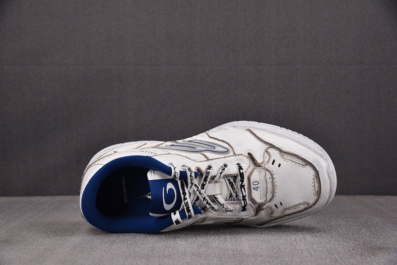 Ba1en*iaga hamptons worn-out white / dark blue