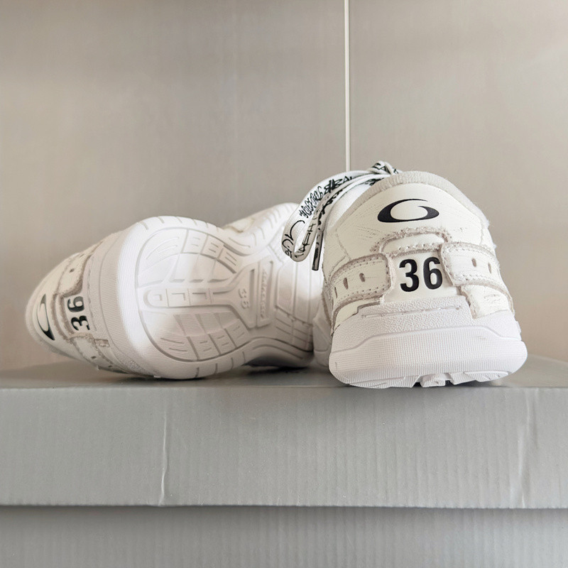Ba1en*iaga launches new hamptons sneaker