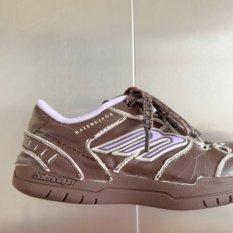 Ba1en*iaga launches new hamptons sneaker