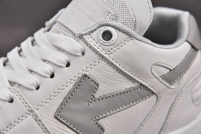 Off-White c/o Virgil Abloh