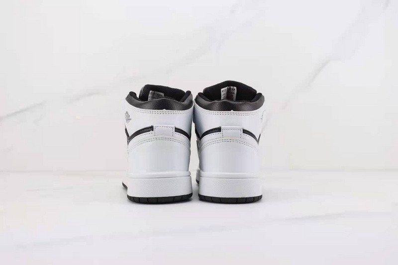AIR JORDAN 1 KIDS SHOES