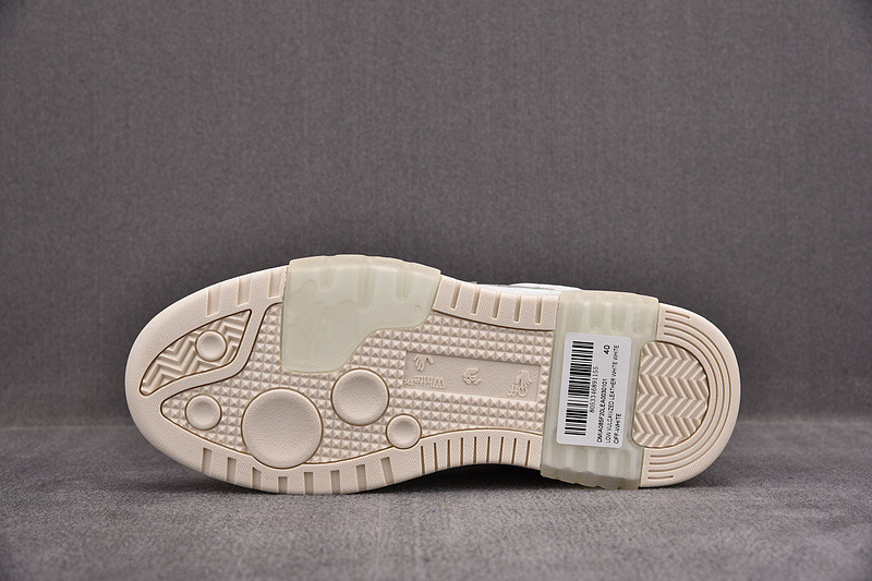 Off-White c/o Virgil Abloh