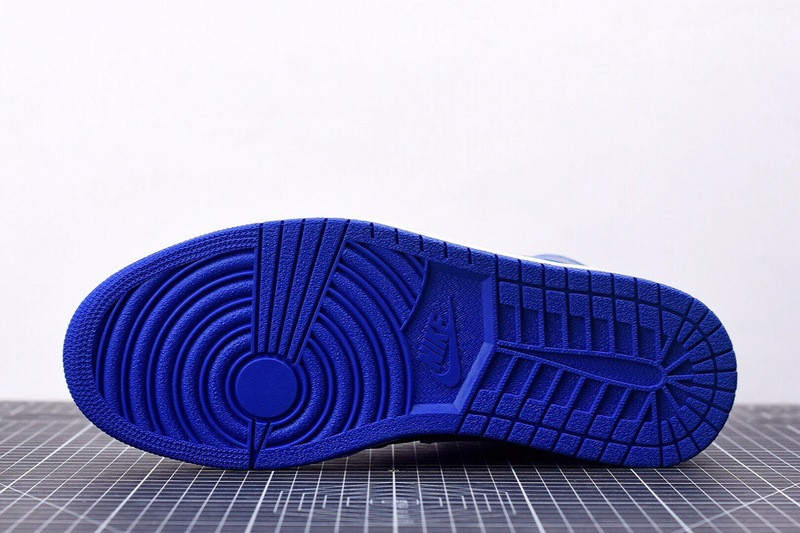 Air Jordan 1 OG Retro High “Royal” 555088-007