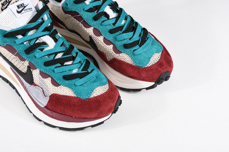 Sacai X NIKe regasus vaporrly SP BV0073-102