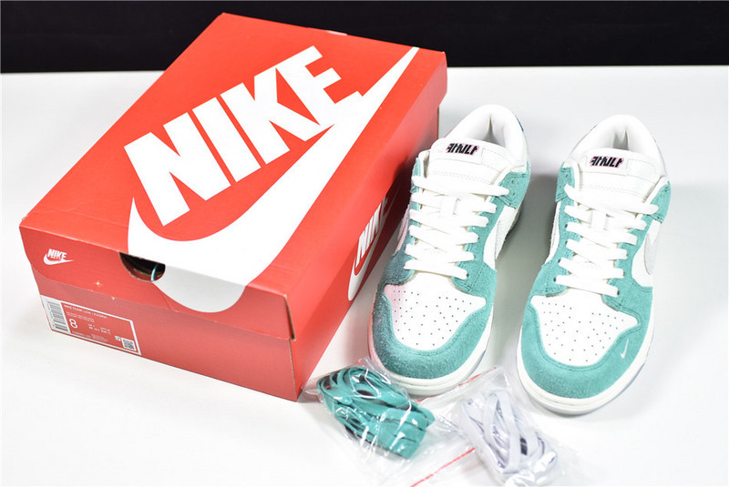 Kasina x Nike Dunk Low CZ6501-101