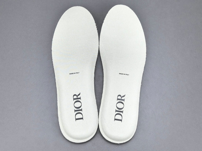 D10r sneakers