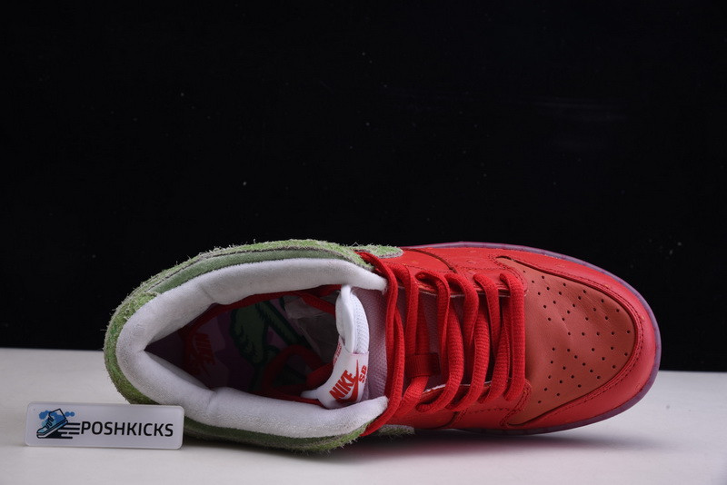 Nike SB Dunk Low Strawberry Cough CW7903-601