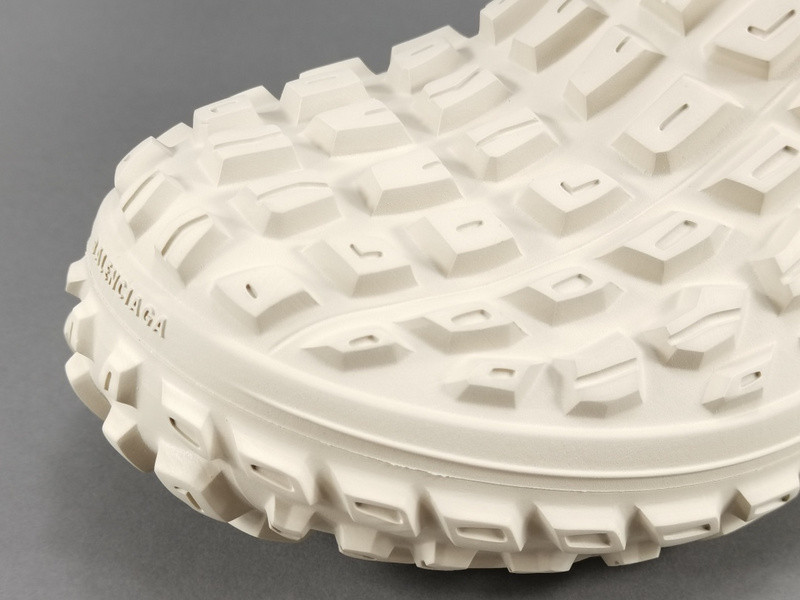 Ba*len*cia*ga bouncer clog