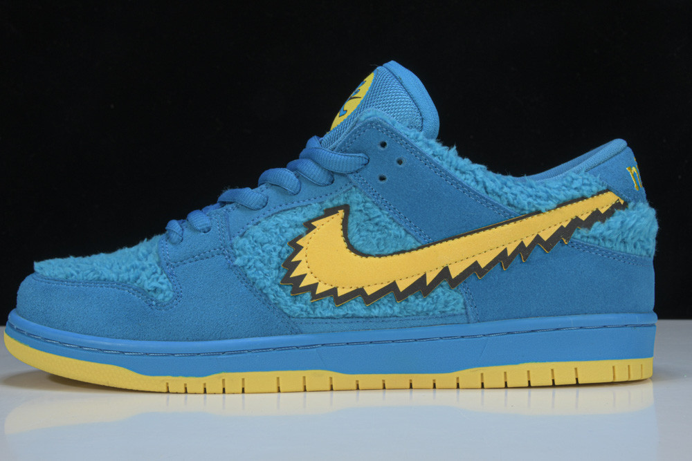 Grateful Dead x Nike SB Dunk Low “Blue Bear” CJ5378-400