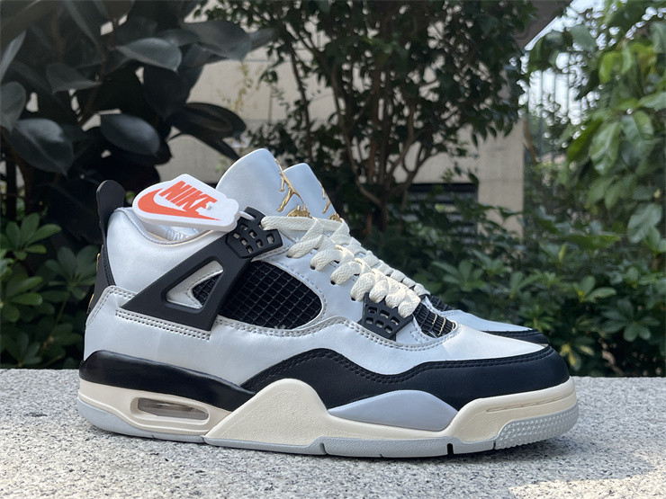 Air Jordan 4 GS "Pure Platinum" FZ8585-070