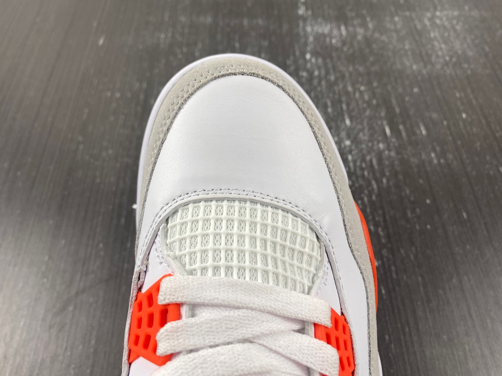 AIR JORDAN 4 WHITE AND ORANGE DR5415-108