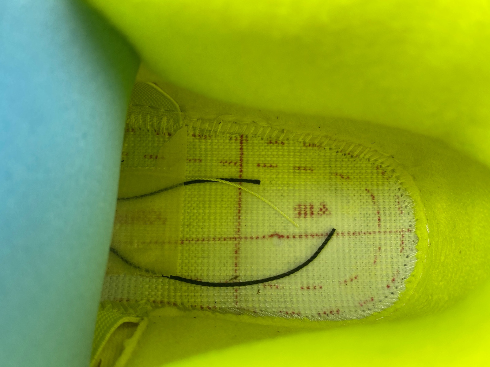 Air Jordan 4 Retro DV6773-700