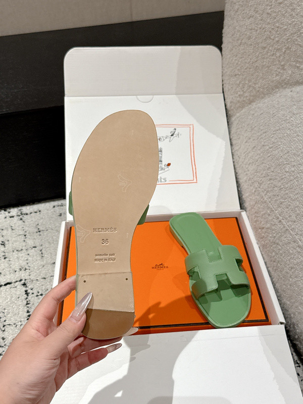H*rmes Sandals