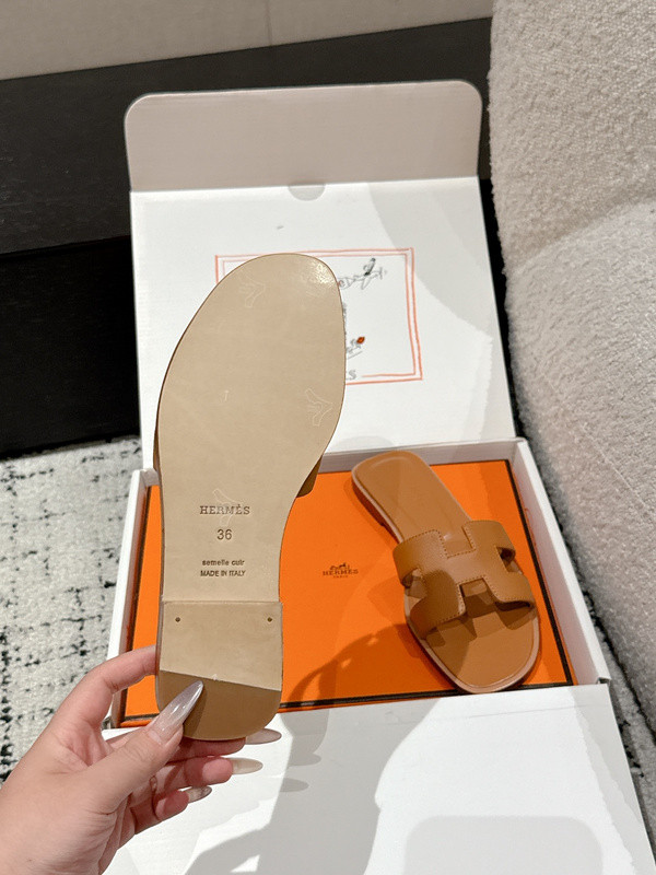 H*rmes Sandals