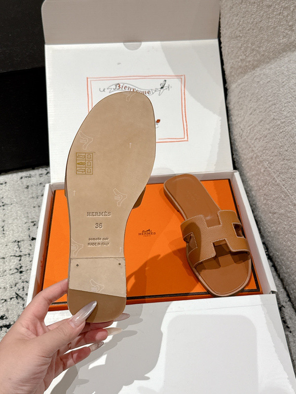 H*rmes Sandals