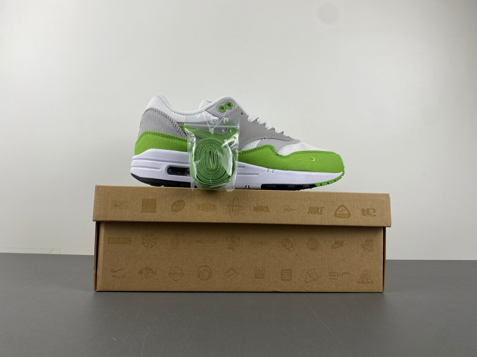 Patta x Nike Air Max 1 Chlorophyll 2024 HF1012-300