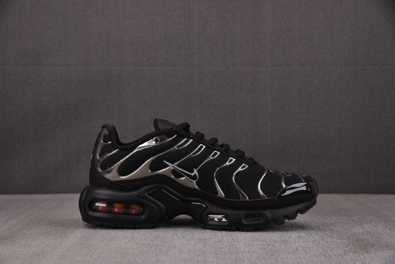 Nike Air Max Plus SE "Black & Metallic Silver" | HJ9743-001