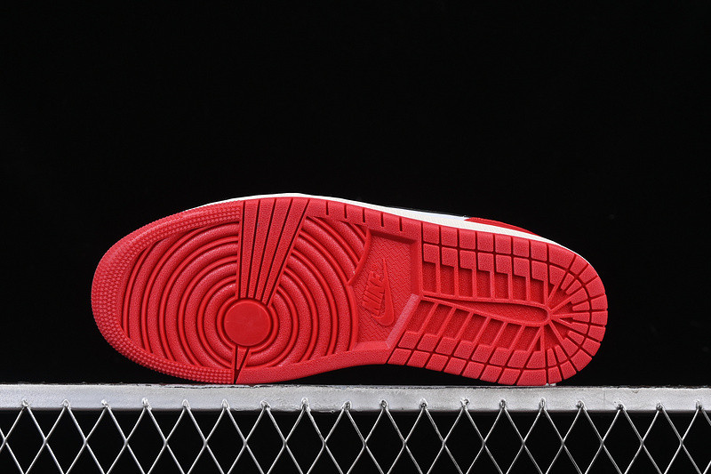 Air Jordan 1 Low OG "Chicago" HQ6998-600