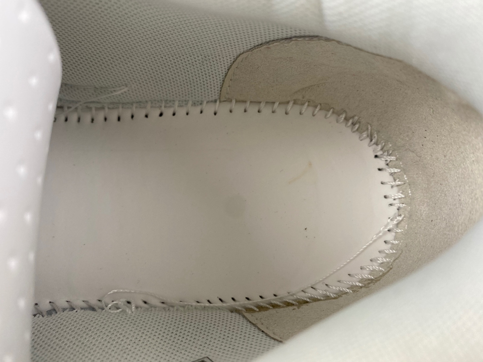 Off-White c/o Virgil Abloh