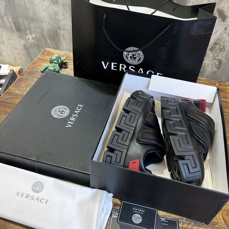 VERSACE SNEAKER