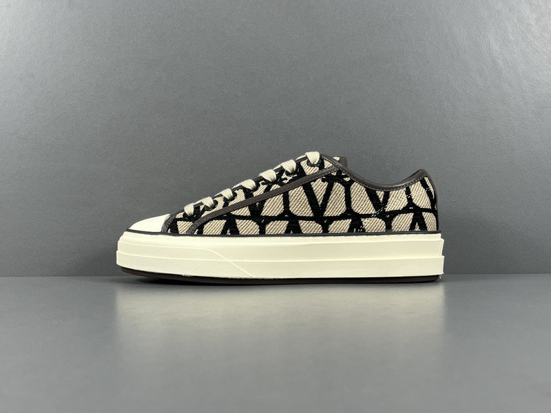 Va1e*ntin0 garavani totaloop