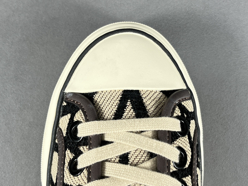 Va1e*ntin0 garavani totaloop