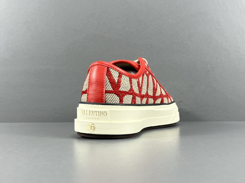 Va1e*ntin0 garavani totaloop